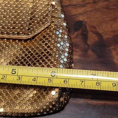 Lot 176: Vintage Whiting & Davis Mesh 6" Handbag