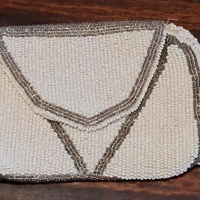 Lot 181: Vintage Art Deco Style White and Silver Beaded Bag