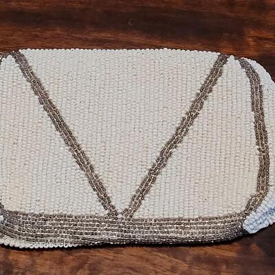Lot 181: Vintage Art Deco Style White and Silver Beaded Bag