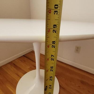 Lot 198: 50th Anniversary Edition Eero Saarinen KNOLL Tulip Table