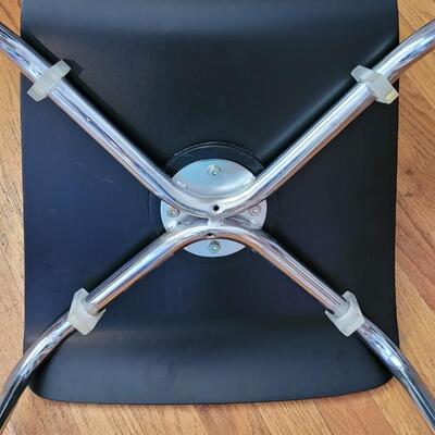 Lot 199: (4) Mid Century Black Chairs