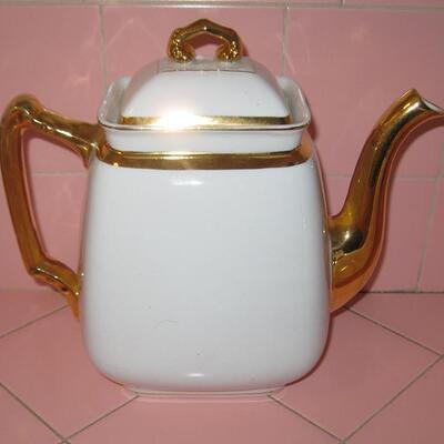 MS Antique 1920s Maddock Coffee Pot Creamer & Sugar Bowl England Ironstone Gold Trim