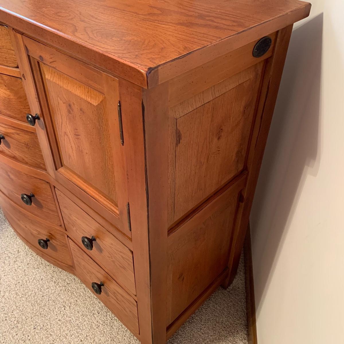 Broyhill Continental Tapestry Dresser w Oval Mirror BGB2 HS