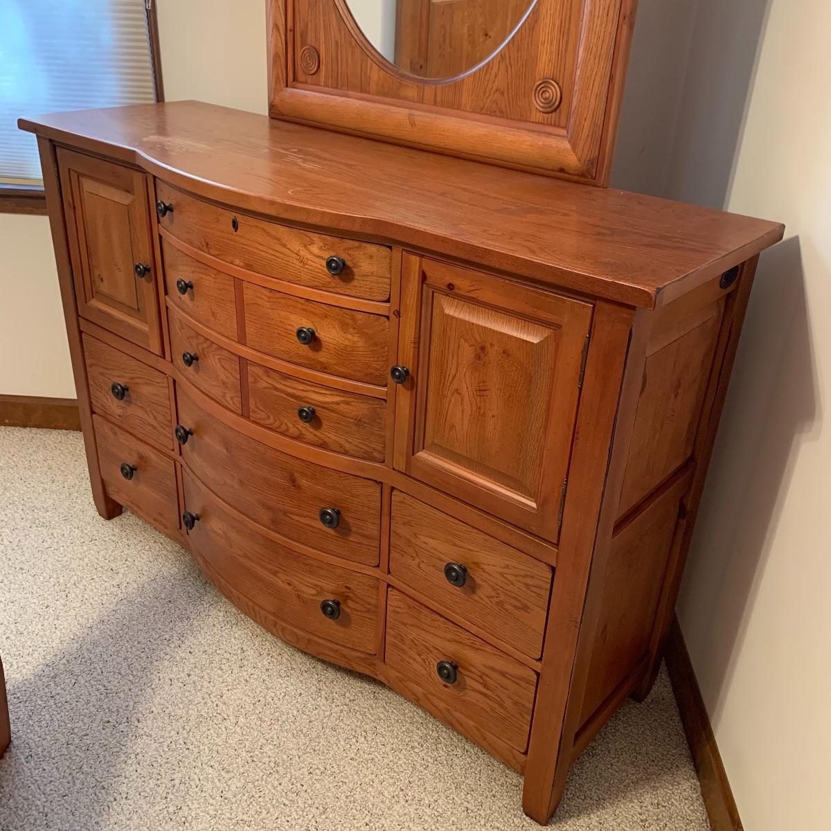 Broyhill Continental Tapestry Dresser w Oval Mirror BGB2 HS