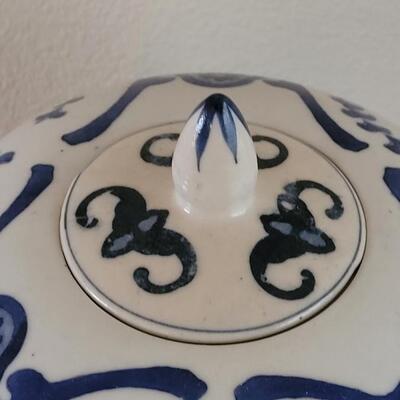Lot 218: Chinese Jar