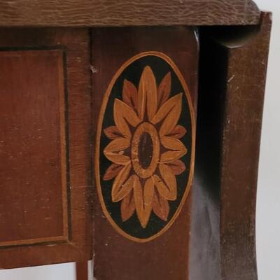 Lot 220: Antique Kittinger Gainsborough Chippendale Handpainted Drop Leaf Table