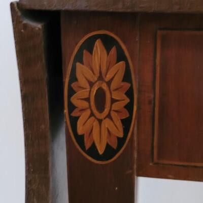 Lot 220: Antique Kittinger Gainsborough Chippendale Handpainted Drop Leaf Table