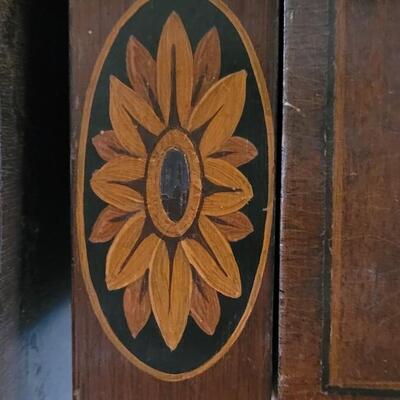 Lot 220: Antique Kittinger Gainsborough Chippendale Handpainted Drop Leaf Table