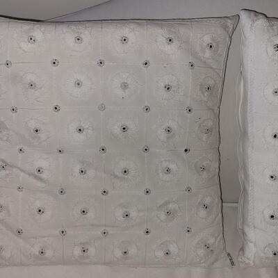 Lot 226: (2) White Sheesha Decorative Pillows
