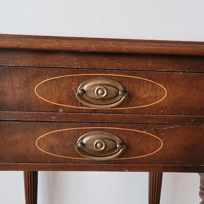Lot 229: Antique Kittinger Gainsborough Chippendale Inlayed Drop Leaf Table