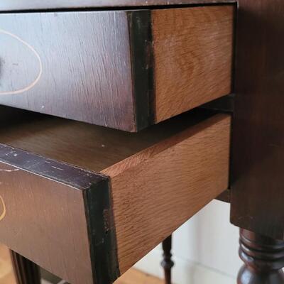 Lot 229: Antique Kittinger Gainsborough Chippendale Inlayed Drop Leaf Table