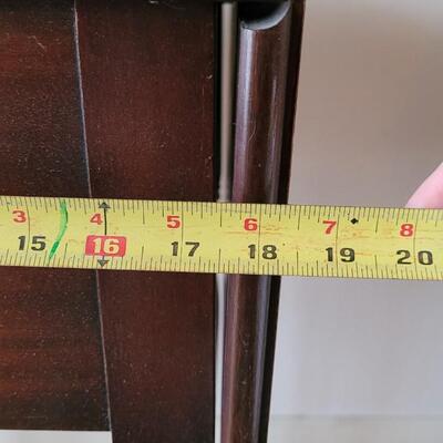 Lot 229: Antique Kittinger Gainsborough Chippendale Inlayed Drop Leaf Table