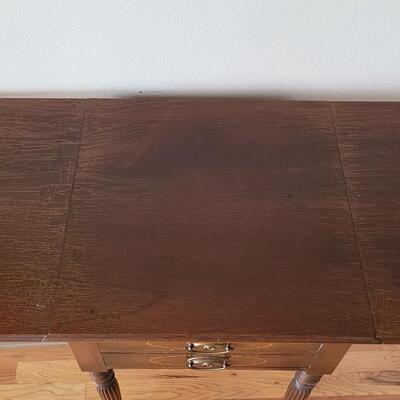 Lot 229: Antique Kittinger Gainsborough Chippendale Inlayed Drop Leaf Table