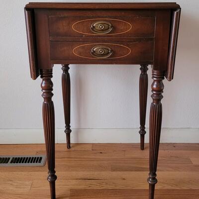 Lot 229: Antique Kittinger Gainsborough Chippendale Inlayed Drop Leaf Table