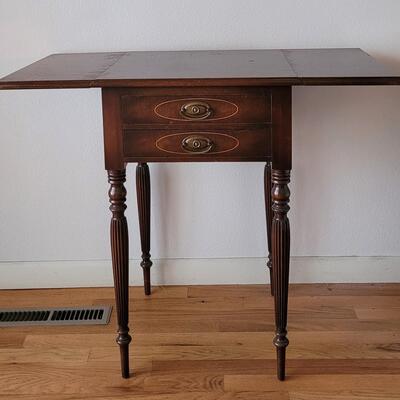 Lot 229: Antique Kittinger Gainsborough Chippendale Inlayed Drop Leaf Table