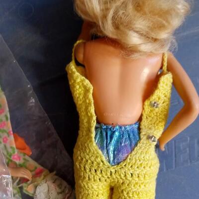 LOT 109  BARBIE CASE WITH TWO DOLLS