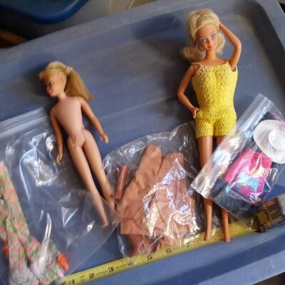 LOT 109  BARBIE CASE WITH TWO DOLLS