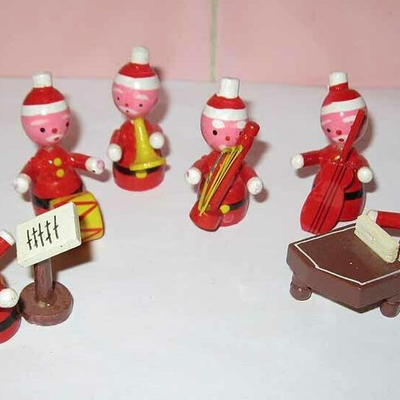 MS Vintage Inarco Christmas Santa Band Cake Decoration 6 pc Wood Hand Painted Japan