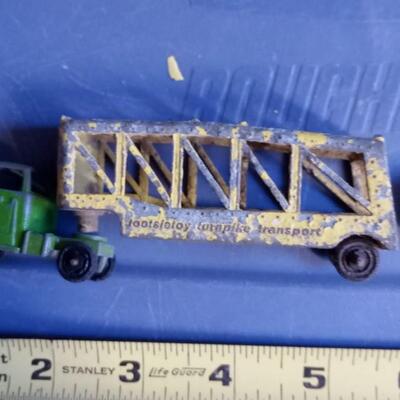 LOT 113  OLD TOOTSIE TOY CAR HAULER