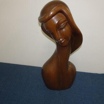 LOT 320. WOOD CARVING