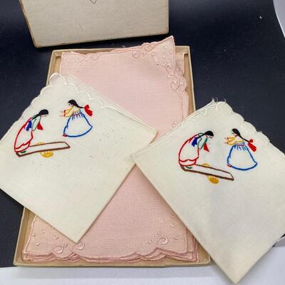 Vintage Embroidered Handkerchiefs Hanky Pocket Square Leacock Cocktail Napkins