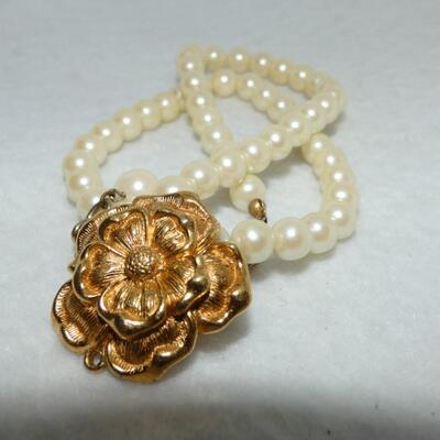 Gold Tone Rose & Faux Pearl Necklace
