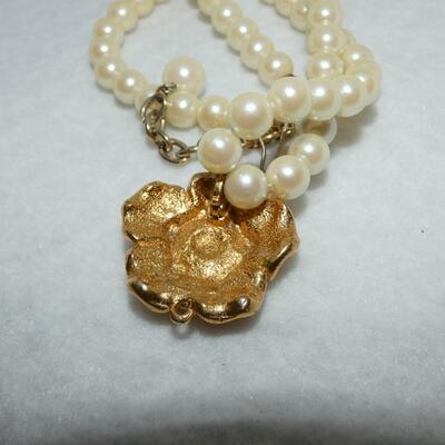 Gold Tone Rose & Faux Pearl Necklace