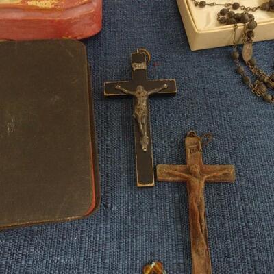 LOT 339. VARIETY OF RELIGIOUS ITEMS