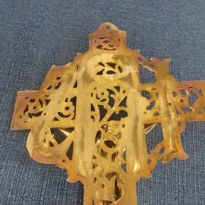 LOT 342. METAL CRUCIFIX