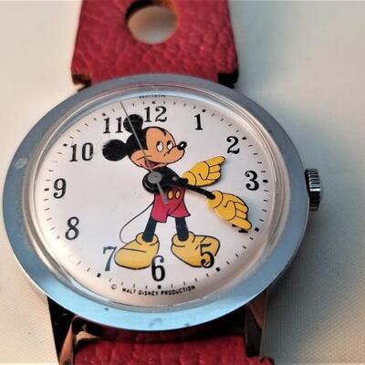 Lot #285  Vintage Walt Disney Productions Wind up Wristwatch - WORKS