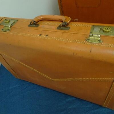 LOT 356. VINTAGE LUGGAGE