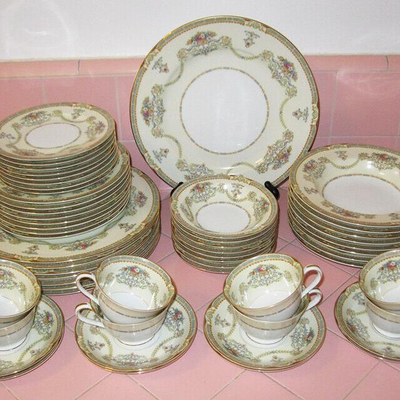 MS Vintage Noritake Chatsworth 56 pcs Plates Bowls Cup Saucer #5044 Japan Gold 1950s