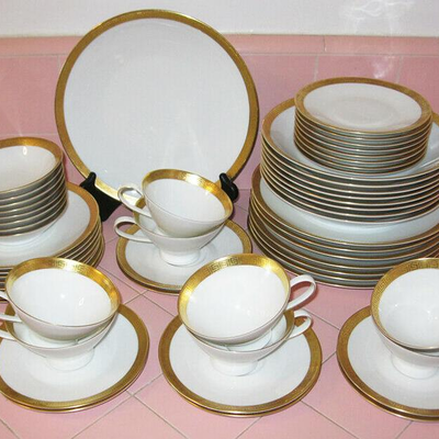 MS 1956 Rosenthal Classic Modern 56pc Plate Bowl Cup Gold Rim 8 Settings Greek Key R173