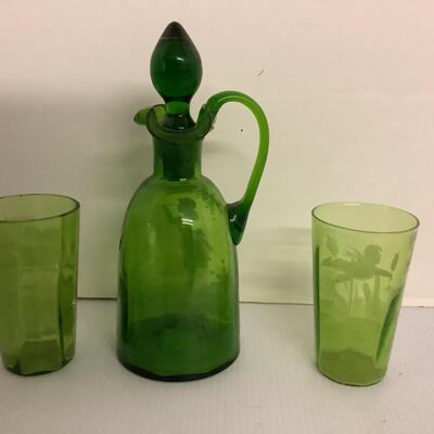 C290 Mary Gregory glass set
