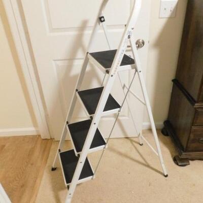Metal Frame VonHaus Folding Step Ladder