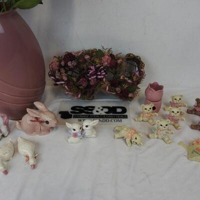 19 pc Decor: Vintage 1980s Mauve Floral Arrangement, Tea Light & 15 Figurines