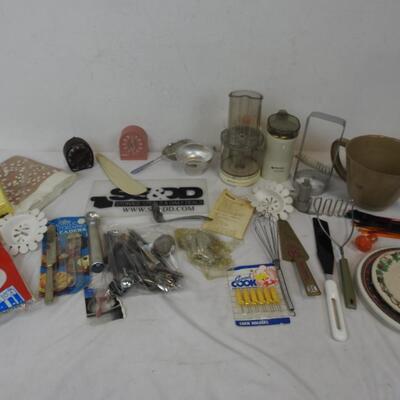 Kitchen Lot: Small Food Processor, Coffee Mill, Party Plates & Napkins & more