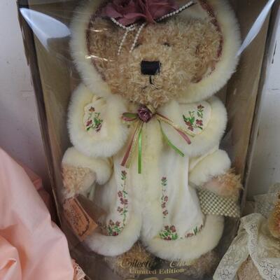 3 Collectible Teddy Bears in Fancy Clothing