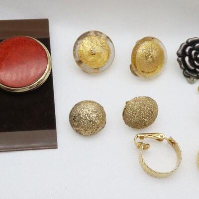 12 Pairs of Vintage Clip On Earrings