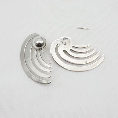 Taxco Mexico 950 Sterling Earrings - 1 has a broken post