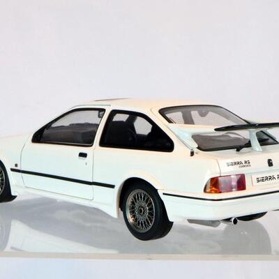 Autoart Cosworth Sierra RS 1:18 Model Car