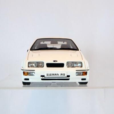 Autoart Cosworth Sierra RS 1:18 Model Car