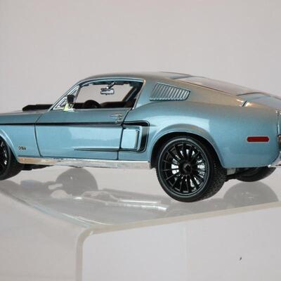 Maisto 1:18 Corvette, Mustang Gt & Audi R8 GT Model Cars
