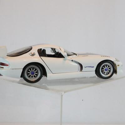 Maisto 1:18 Dodge Viper Model Car lot of 2