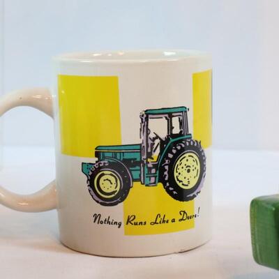 Lot of John Deere Housewares Lot