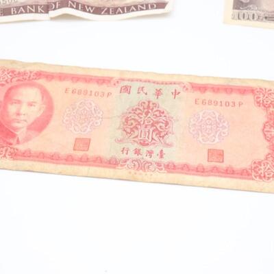 Various World Currency Paper Money