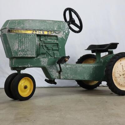 John Deere Pedal Tractor