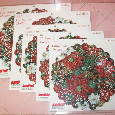 MS NEW 5 Packages Christmas Paper Doilies 10" + 12" Poinsettias Handi-Foil USA