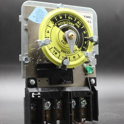 Clock Operated Precision Time Switch #CD104 Sprinklers Pool Filter Lights