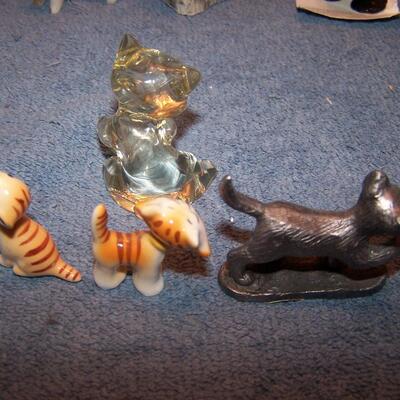 LOT 98  ADORABLE COLLECTION OF COLLECTIBLE CRITTERS